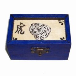 Casetuta din lemn cu ideograma si simbolul Tigrului