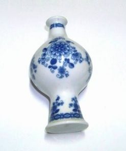 Vaza Feng Shui din cobalt, cu bujorii dragostei