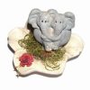 Elefanti indragostiti pe suport din ceramica