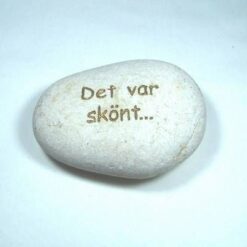 Piatra decorativa cu text auriu