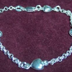 Bratara din argint - remediu Feng Shui pentru dragoste