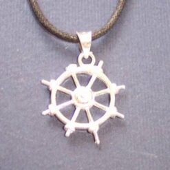 Roata Norocului argintie pe siret negru cerat