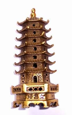 Pagoda din metal cu 9 nivele