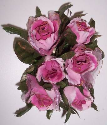 Ornament cu trandafiri roz artificiali, pentru lumanare