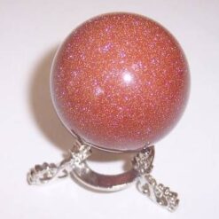 Sfera Feng Shui din piatra soarelui pe suport metalic