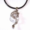 Sarpele-dragon din metal argintat cu cristal de stanca