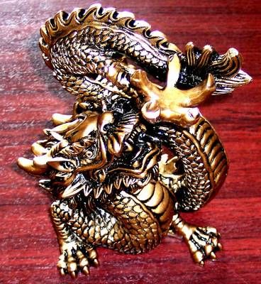 Dragonul Tien Lung, din tuf auriu - remediu Feng Shui Dragonul Tien Lung, din tuf auriu - remediu Feng Shui