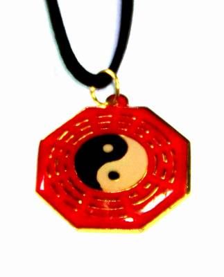 Talisman Feng Shui cu Yin-Yang si Bagua, pe siret negru