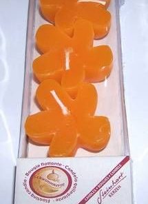 Set de trei lumanari portocalii, in forma de floare