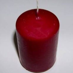 Lumanare visinie pentru planul sentimental