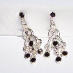 Cercei din metal de calitate, in forma de Wu Lou si strasuri negre