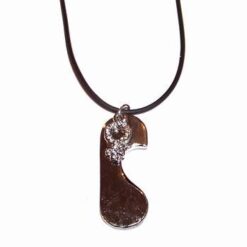 Pandantiv din metal de calitate, cu strasuri, pe siret negru