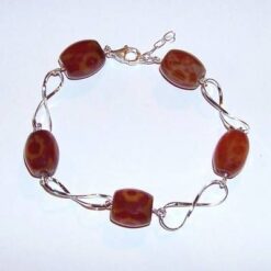 Bratara din argint cu cifra 8 si calcedonie Dzi