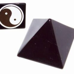 Piramida din turmalina neagra cu Yin-Yang