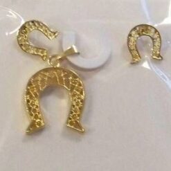 Set placat compus din pandantiv si cercei