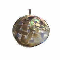 Pandantiv din sidef cu agatatoare din metal de calitate