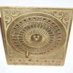 Calendar vintage din alama