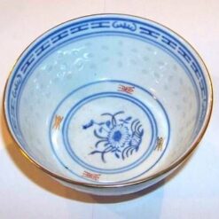 Bol din portelan cu floare de bujor stilizata