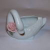 Lebada din ceramica cu trandafir roz