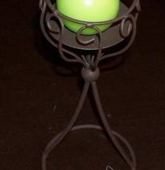 Sfesnic Feng Shui din metal cu lumanare verde