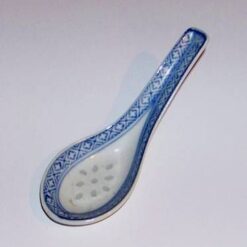 Lingura din portelan cu elemente de bun augur