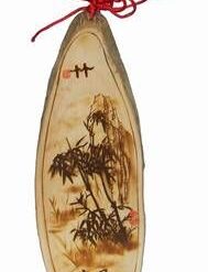 Tablou din lemn, gravat cu bambus si nod mistic rosu