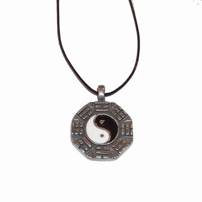 Pandantiv din metal nobil - Ba Gua cu Yin-Yang si trigrame