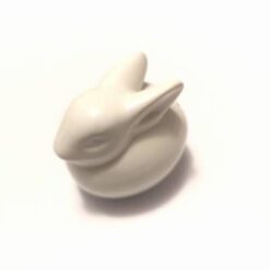 Iepure din portelan alb