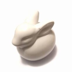 Iepure din portelan alb