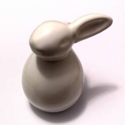 Iepure din portelan alb