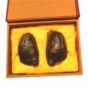 Urmele lui Buddha din rasina cu simboluri aurii